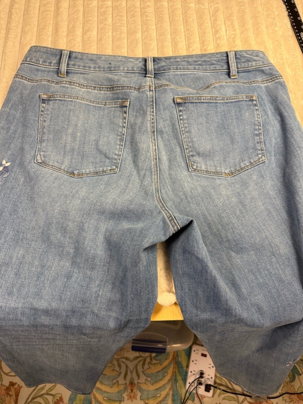 Talbots Flawless Embroidered Curvy Medium Blue Wash Girlfriend Jeans 16W - Picture 9 of 11